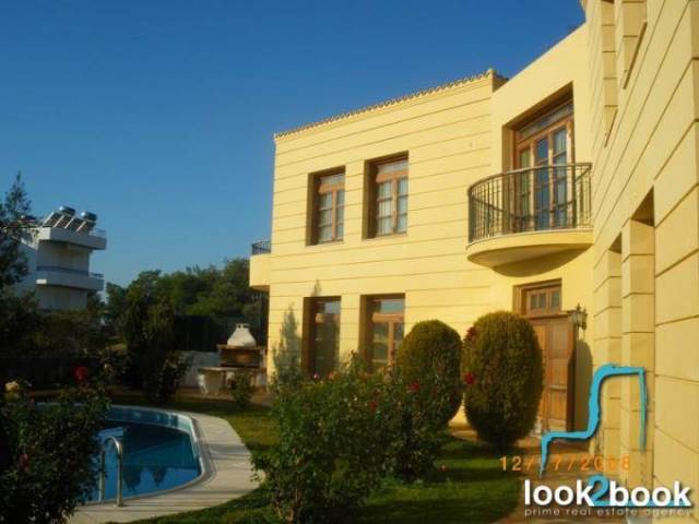 VILLA WITH PRIVATE SWIMMING POOL AND GARDEN IN VOULIAGMENI 