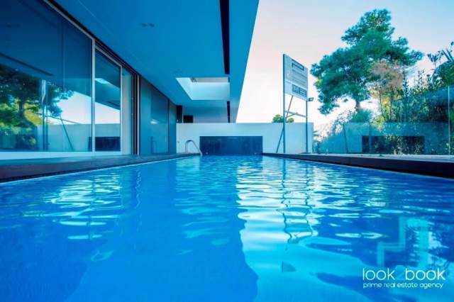 AMAZING PENTHOUSE MAISONETTE WITH PRIVATE SWIMMING POOL IN KATO GLYFADA 