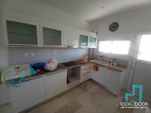 FULL RENOVATED APARTMENT IN EXCELLENT CONDITION AT CENTRE OF GLYFADA 