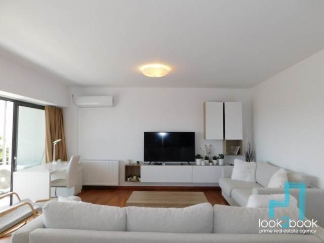 FURNISHED APARTMENT IN EXCELLENT CONDITION IN GOLF IN GLYFADA 