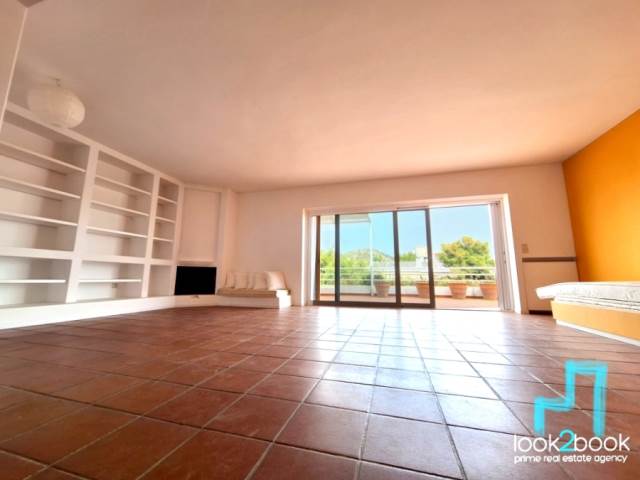 AMAZING APARTMENT WITH UNLIMITED VIEW IN VOULIAGMENI 
