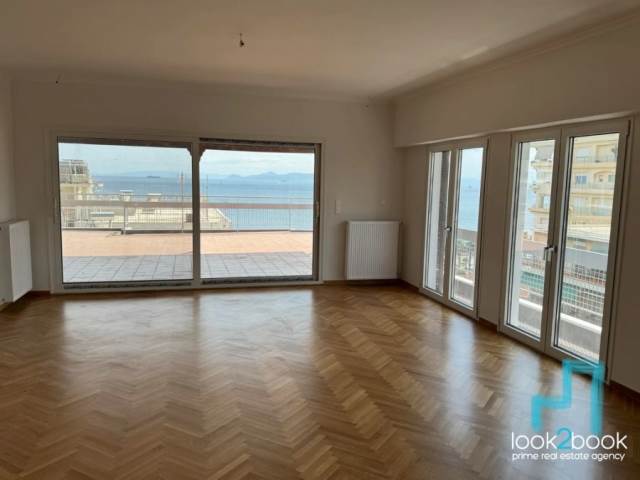 EXCELLENT APARTMENT WITH SEA VIEW IN VERY GOOD CONDITION AT PALAIO FALIRO 