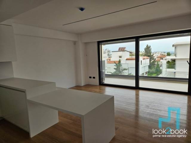 FANTASTIC NEW CONSTRUCTION APARTMENT IN EXCELLENT CONDITION CLOSE CENTRE OF GLYFADA 