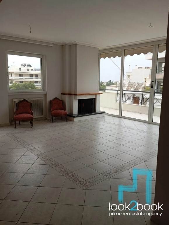 EXCELLENT APARTMENT IN VERY GOOD CONDITION IN GLYFADA 