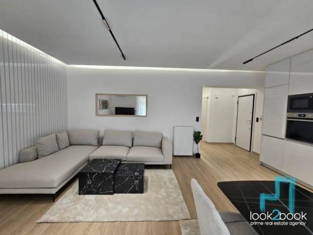 EXCELLENT RENOVATED APARTMENT IN VERY GOOD CONDITION IN THE CENTER OF GLYFADA 