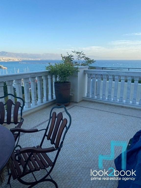 ΕΚΠΛΗΚΤΙΚΗ ΒΙΛΑ ΜΕ ΠΙΣΙΝΑ ΣΤΗΝ ΚΑΣΤΕΛΛΑ  