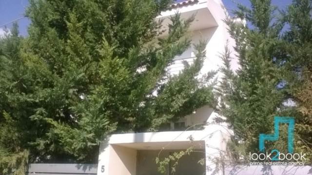 ΕΚΠΛΗΚΤΙΚΗ ΜΟΝΟΚΑΤΟΙΚΙΑ ΣΤΗ ΒΑΡΗ 