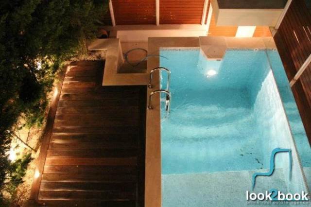 ΜΙΝΙΜΑΛ ΝΕΟΔΜΗΤΗ ΕΠΙΠΛΩΜΕΝΗ ΜΕΖΟΝΕΤΑ ΜΕ ΙΔΙΩΤΙΚΗ ΠΙΣΙΝΑ ΚΑΙ ΚΗΠΟ ΣΤΑ ΔΙΚΗΓΟΡΙΚΑ ΒΟΥΛΑΣ 