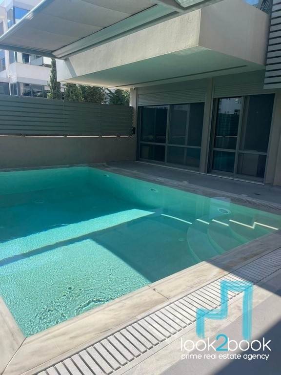 ΕΚΠΛΗΚΤΙΚΟ ΠΛΗΡΩΣ ΕΠΙΠΛΩΜΕΝΟ ΔΙΑΜΕΡΙΣΜΑ ΜΕ ΠΙΣΙΝΑ ΣΤΗ ΓΛΥΦΑΔΑ 
