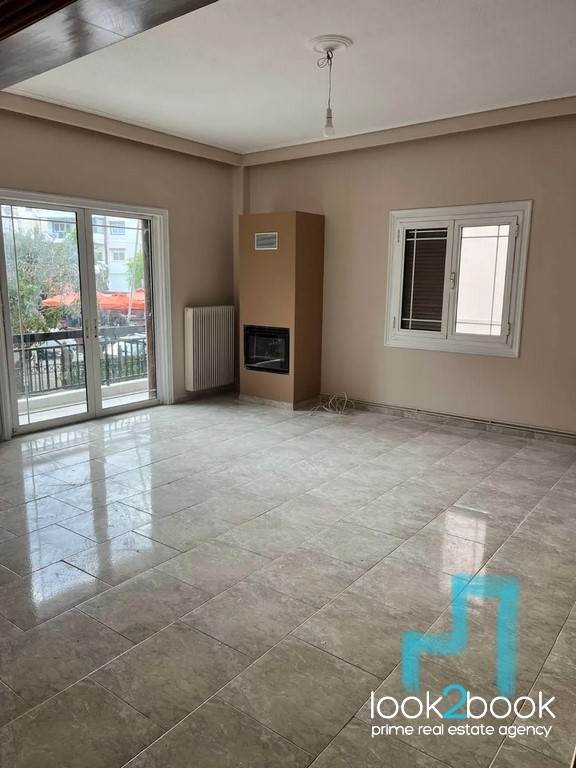 ΟΜΟΡΦΟ ΑΝΑΚΑΙΝΙΣΜΕΝΟ ΔΙΑΜΕΡΙΣΜΑ ΣΤΟΝ ΑΛΙΜΟ 
