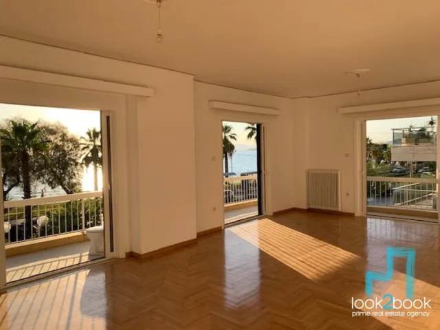 BEAUTIFUL APARTMENT WITH SEA VIEW IN PALIO FALIRO 