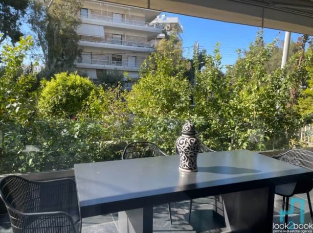 ΕΠΙΠΛΩΜΕΝΟ ΜΙΝΙΜΑΛ ΔΙΑΜΕΡΙΣΜΑ ΣΤΟ ΚΕΝΤΡΟ ΤΗΣ ΒΟΥΛΑΣ 