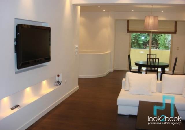 BEAUTIFUL MAISONETTE IN THE GOLF OF GLYFADA 