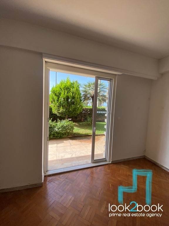 VERY BEAUTIFUL APARTMENT IN FRONT OF THE BEACH OF PALAIO FALIRO 