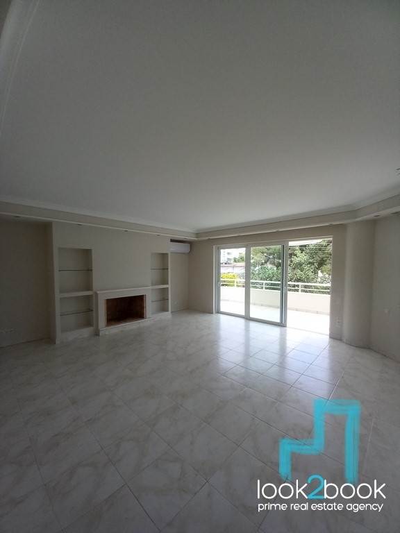  EXCEPTIONAL RENOVATED APARTMENT IN VOULA 