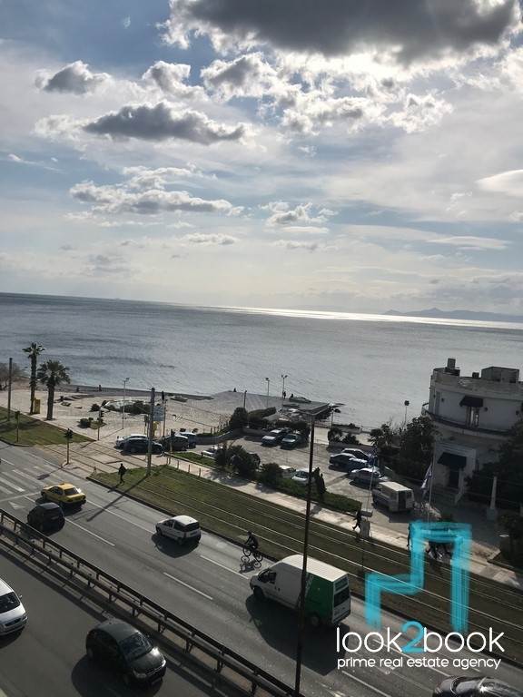 ΕΠΙΠΛΩΜΕΝΟ ΔΙΑΜΕΡΙΣΜΑ ΜΕ ΦΑΝΤΑΣΤΙΚΗ ΘΕΑ ΘΑΛΑΣΣΑ ΣΤΟ ΦΛΟΙΣΒΟ ΣΤΟ ΠΑΛΑΙΟ ΦΑΛΗΡΟ 