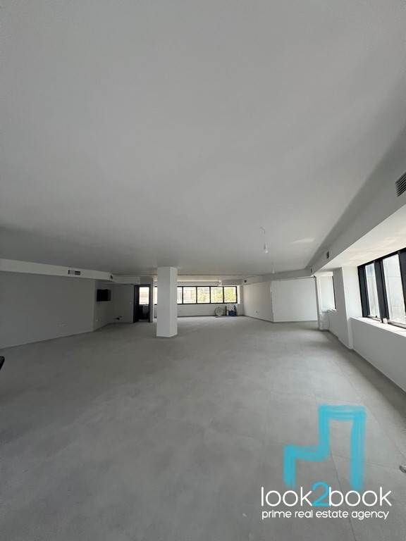 EXCELLENT PROFESSIONAL SPACE IN ANO GLYFADA 