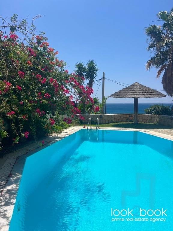 AMAZING FURNISHED VILLA WITH PRIVATE POOL-GARDEN AND UNLIMITED VIEWS OF PALAIA FOKEA 