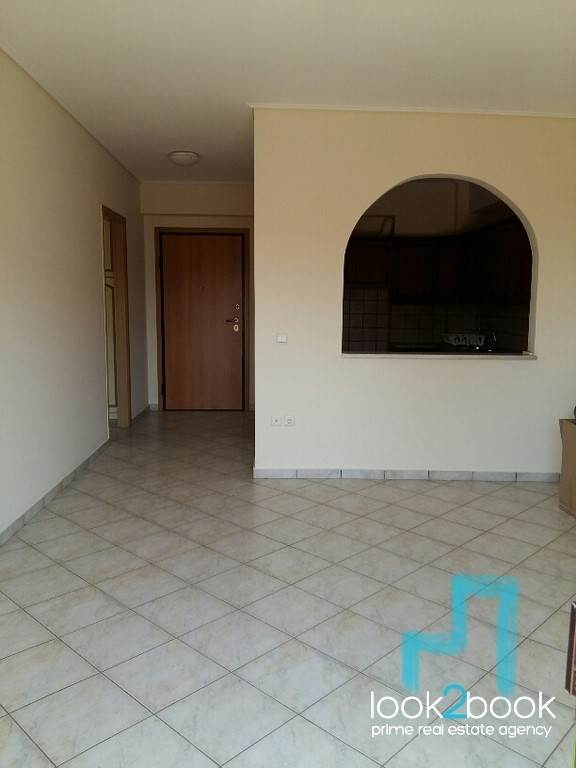 APARTMENT IN EXCELLENT CONDITION AT THE CENTER OF GLYFADA 