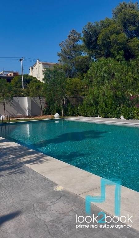 ΕΚΠΛΗΚΤΙΚΗ ΜΕΖΟΝΕΤΑ ΜΕ ΧΡΗΣΗ ΠΙΣΙΝΑΣ ΚΑΙ ΚΗΠΟ ΣΤΗΝ ΒΟΥΛΑ 