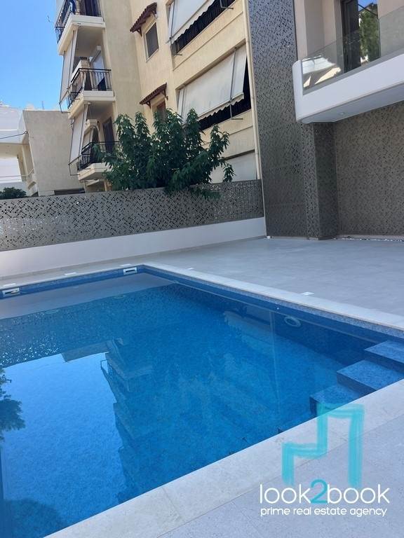 ΕΚΠΛΗΚΤΙΚΟ ΝΕΟΔΜΗΤΟ ΟΡΟΦΟΔΙΑΜΕΡΙΣΜΑ ΜΕ ΧΡΗΣΗ ΠΙΣΙΝΑΣ ΣΤΗΝ ΚΑΤΩ ΒΟΥΛΑ 