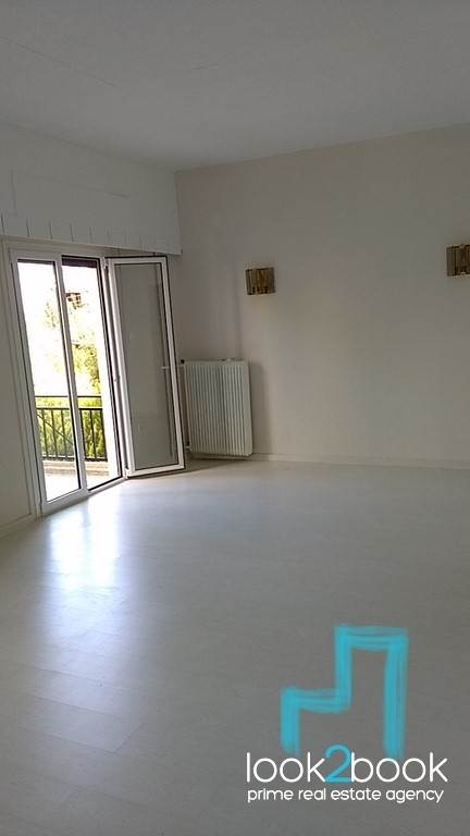 ΔΙΑΜΕΡΙΣΜΑ ΣΕ ΚΑΛΗ ΚΑΤΑΤΑΣΤΑΣΗ ΣΤΗΝ ΠΑΝΙΩΝΙΑ ΣΤΗ ΓΛΥΦΑΔΑ 