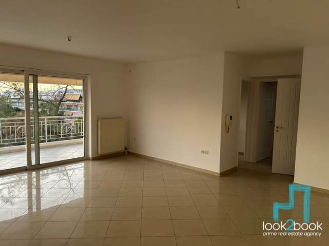 EXCELLENT APARTMENT IN THE CENTER OF GLYFADA 