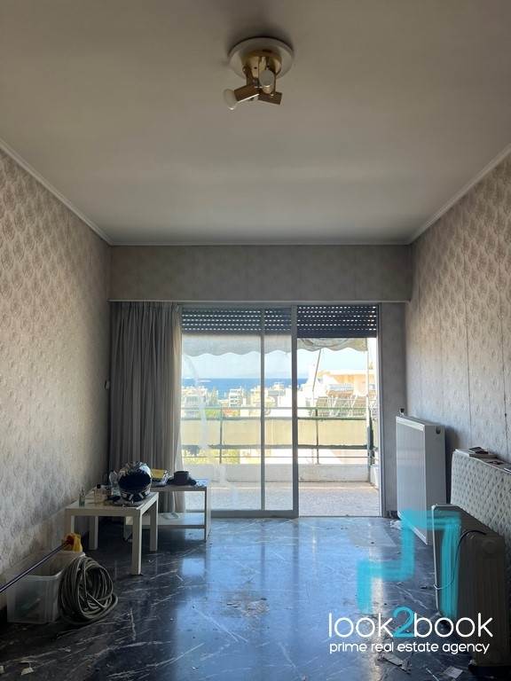 ΟΜΟΡΦΟ ΔΙΑΜΕΡΙΣΜΑ ΜΕ ΙΔΙΟΚΤΗΤΗ ΤΑΡΑΤΣΑ ΚΑΙ ΑΠΕΡΙΟΡΙΣΤΗ ΘΕΑ ΣΤΗΝ ΒΟΥΛΑ 
