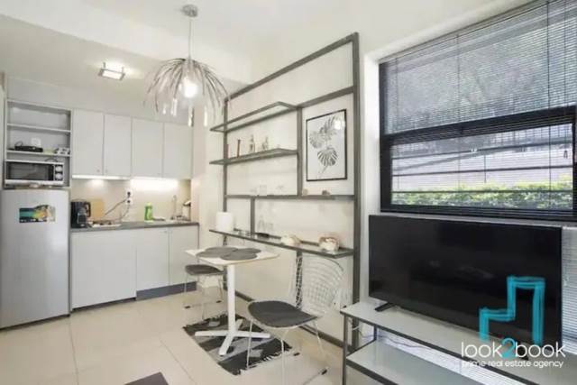 FURNISHED STUDIO FOR RENT IN THE HEART OF GLYFADA 