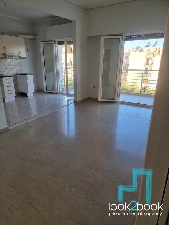 ΟΜΟΡΦΟ ΑΝΑΚΑΙΝΙΣΜΕΝΟ ΔΙΑΜΕΡΙΣΜΑ ΣΤΗΝ ΚΑΛΛΙΘΕΑ 