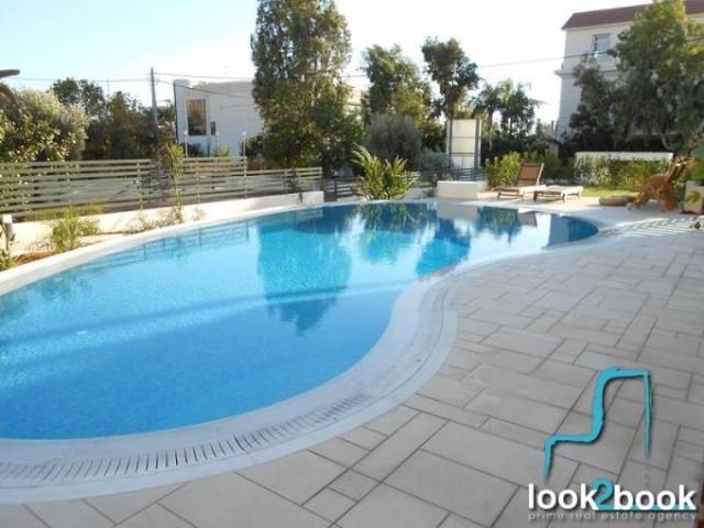 ΝΕΟΔΜΗΤΗ ΜΕΖΟΝΕΤΑ ΜΕ ΑΠΕΡΙΟΡΙΣΤΗ ΘΕΑ ΣΤΟ ΚΑΤΩ ΕΛΛΗΝΙΚΟ 