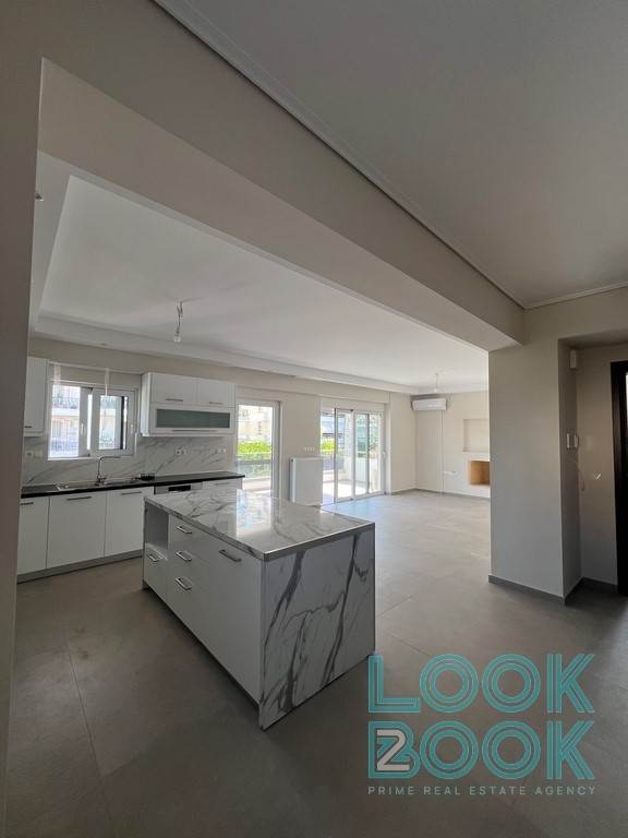 AMAZING NEWLY BUILT TOP FLOOR APARTMENT IN KATO VOULA 