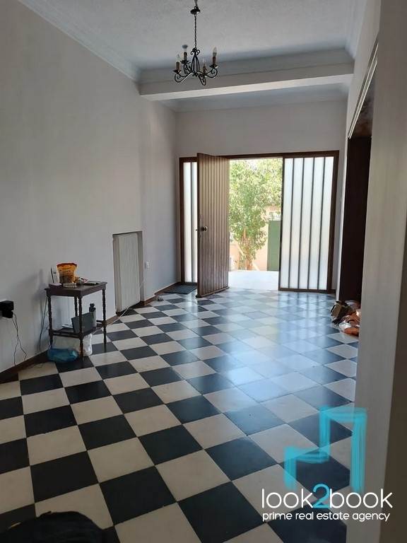 ΟΜΟΡΦΟ ΑΝΑΚΑΙΝΙΣΜΕΝΟ ΚΑΙ ΕΠΙΠΛΩΜΕΝΟ ΔΙΑΜΕΡΙΣΜΑ ΣΤΟ ΓΚΟΛΦ ΓΛΥΦΑΔΑΣ 