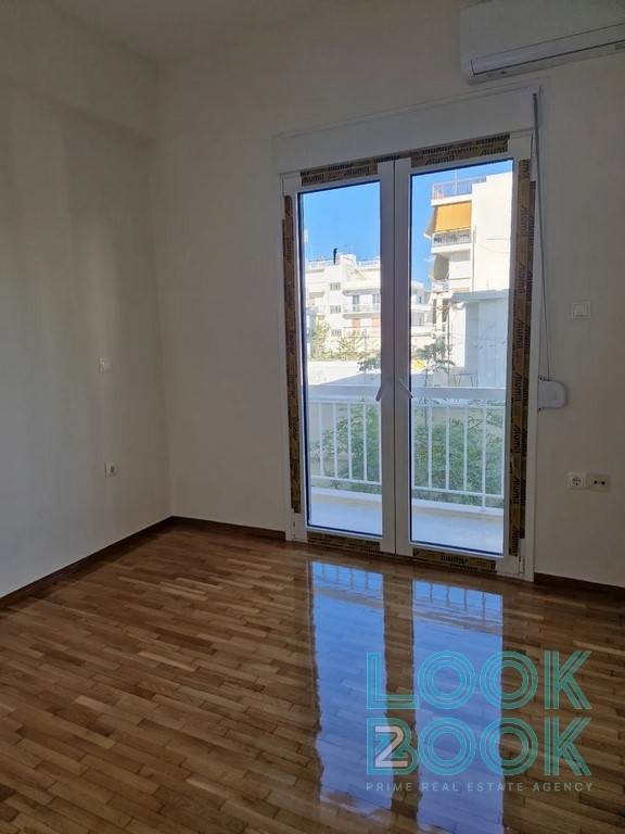 ΕΝΟΙΚΙΑΣΗ ΑΝΑΚΑΙΝΙΣΜΕΝΟΥ ΔΙΑΜΕΡΙΣΜΑΤΟΣ ΣΤΗΝ ΓΛΥΦΑΔΑ 