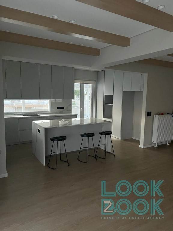 ΕΝΟΙΚΙΑΣΗ ΕΞΑΙΡΕΤΙΚΟΥ ΑΝΑΚΑΙΝΙΣΜΕΝΟΥ ΔΙΑΜΕΡΙΣΜΑΤΟΣ ΣΤΗΝ ΠΑΝΙΩΝΙΑ ΓΛΥΦΑΔΑΣ 