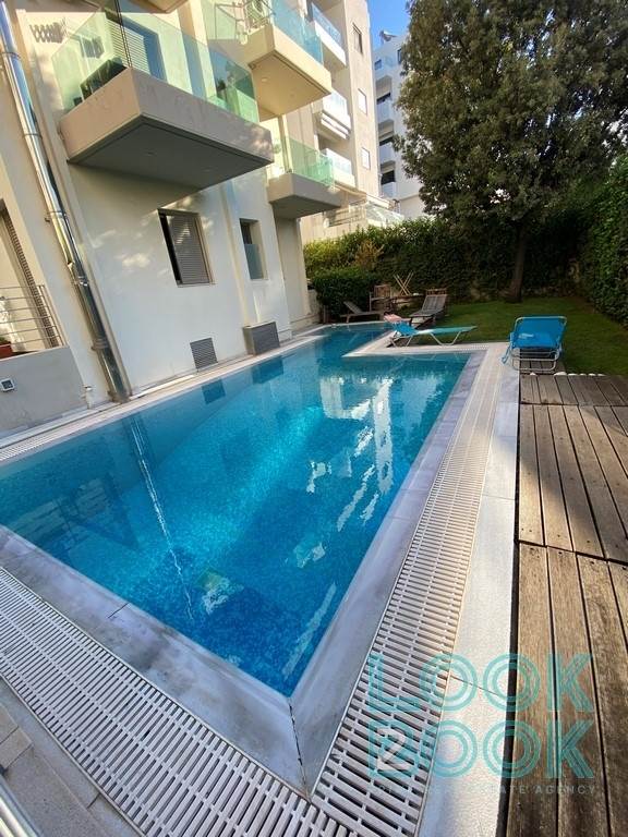ΑΝΑΚΑΙΝΙΣΜΕΝΗ ΜΕΖΟΝΕΤΑ ΣΕ ΑΡΙΣΤΗ ΚΑΤΑΣΤΑΣΗ ΜΕ ΠΙΣΙΝΑ ΚΑΙ ΚΗΠΟ ΣΤΗ ΓΛΥΦΑΔΑ 