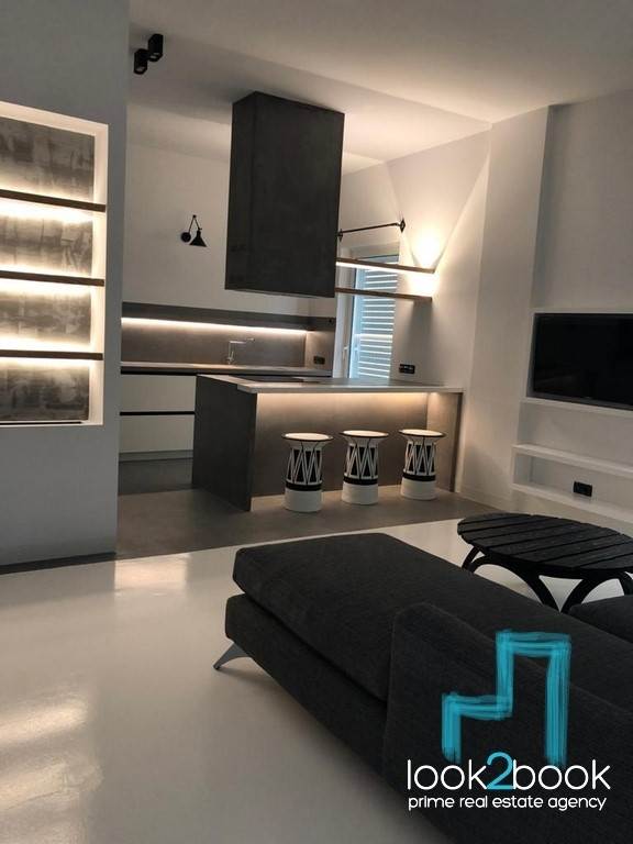 ΜΟΝΤΕΡΝΟ ΕΠΙΠΛΩΜΕΝΟ ΔΙΑΜΕΡΙΣΜΑ ΣΤΗΝ ΚΑΤΩ ΓΛΥΦΑΔΑ 