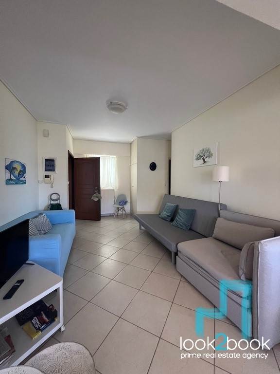 ΚΑΤΑΠΛΗΚΙΤΚΟ ΕΠΙΠΛΩΜΕΝΟ ΔΙΑΜΕΡΙΣΜΑ ΣΤΟ ΚΕΝΤΡΟ ΤΗΣ ΓΛΥΦΑΔΑΣ 