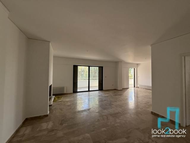 ΕΧCELLENT OFFICE IN CENTRAL PLACE OF GLYFADA 