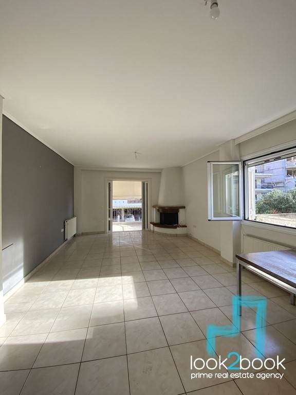 ΒΕΑUTIFUL APARTMENT IN GOOD CONDITION AT ANO GLYFADA 