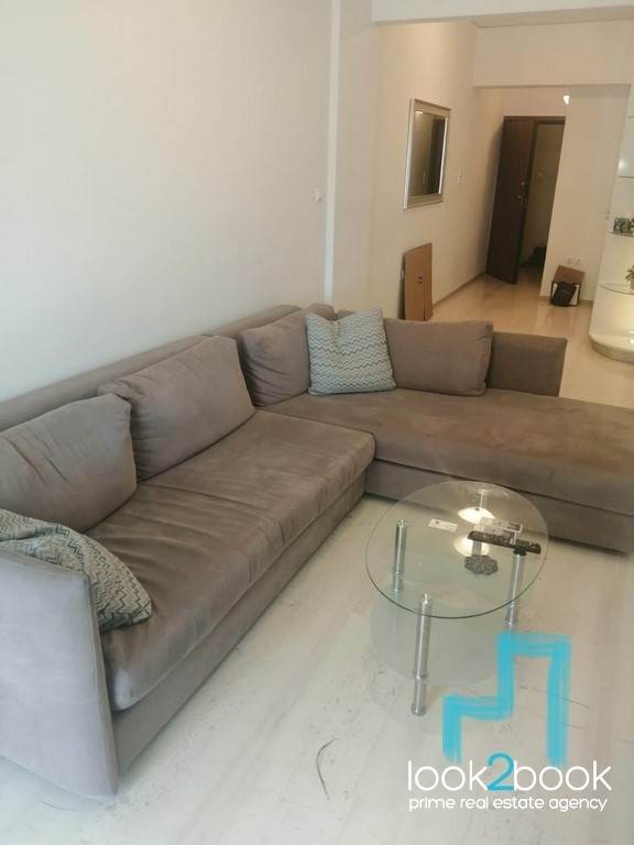 ΠΛΗΡΩΣ ΕΠΙΠΛΩΜΕΝΟ ΚΑΙ ΕΞΟΠΛΙΣΜΕΝΟ ΔΙΑΜΕΡΙΣΜΑ ΣΤΟ ΚΕΝΤΡΟ ΤΗΣ ΓΛΥΦΑΔΑΣ ΣΕ ΑΡΙΣΤΗ ΚΑΤΑΣΤΑΣΗ 