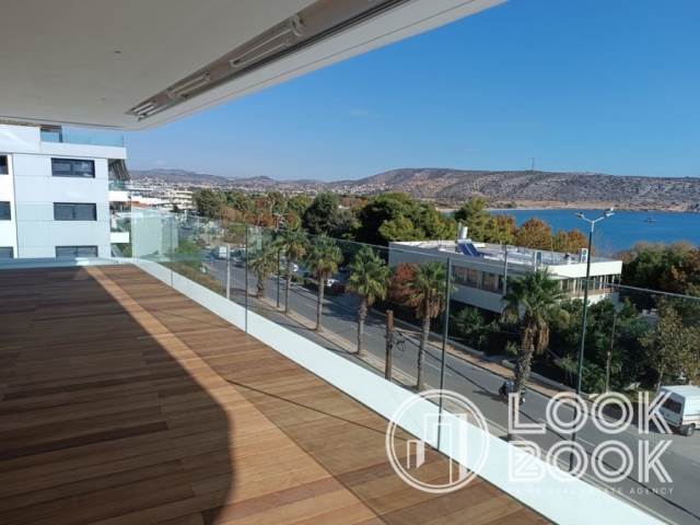 ΕΝΟΙΚΙΑΣΗ ΚΑΤΑΠΛΗΚΤΙΚΟΥ ΟΡΟΦΟΔΙΑΜΕΡΙΣΜΑΤΟΣ ΜΕ ΘΕΑ ΘΑΛΑΣΣΑ ΣΤΗ ΒΑΡΗ 