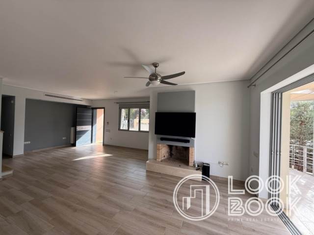 RENTAL OF AN EXCEPTIONAL DETACHED HOUSE WITH GARDEN AND PLENTY OF SPACES IN NEA KALYMNO VOULAS 