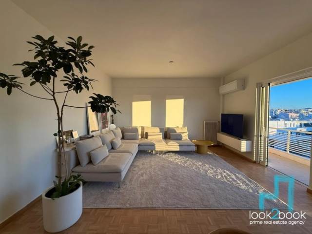 EXCEPTIONAL FURNISHED APARTMENT FOR RENT IN THE CENTER OF GLYFADA 