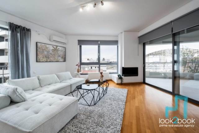 EXCELLENT FULLY RENOVATED AND FURNISHED APARTMENT IN GLYFADA 