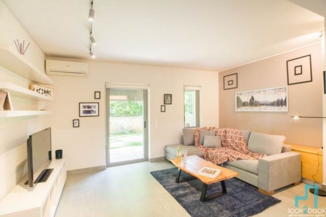 MODERN FURNISHED APARTMENT AT THE CENTRE OF GLYFADA 