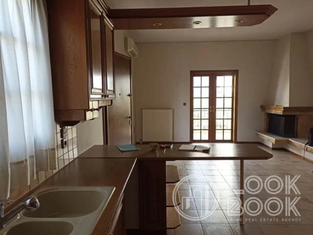 BRIGHT APARTMENT FOR RENT IN ANO GLYFADA 