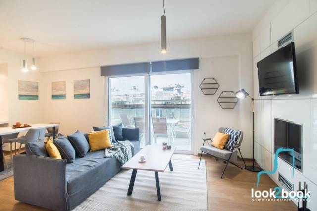 ΜΟΝΤΕΡΝΟ ΕΠΙΠΛΩΜΕΝΟ ΔΙΑΜΕΡΙΣΜΑ ΣΤΟΝ ΑΛΙΜΟ 