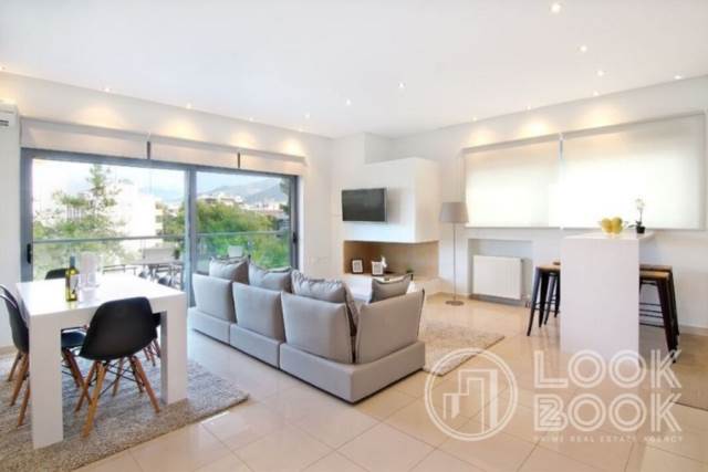 EXCEPTIONAL APARTMENT FOR RENT IN THE HEART OF GLYFADA 