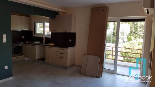 ΑΝΑΚΑΙΝΙΣΜΕΝΟ ΔΙΑΜΕΡΙΣΜΑ ΣΕ ΠΟΛΥ ΚΑΛΗ ΚΑΤΑΣΤΑΣΗ ΣΤΗΝ ΚΑΤΩ ΒΟΥΛΑ 